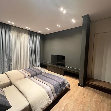 Remarkable Apartment Tirana Buitenkant foto