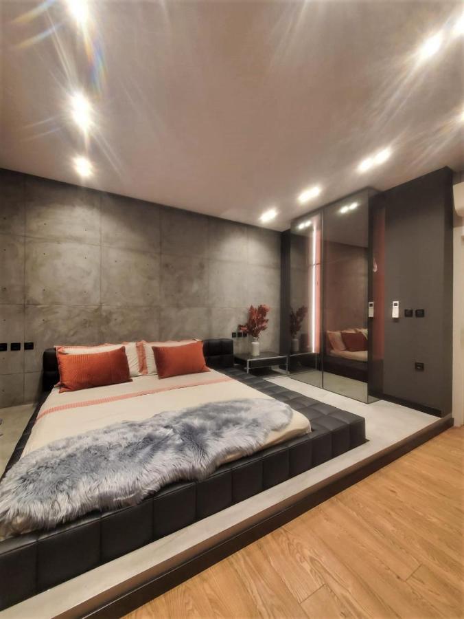 Remarkable Apartment Tirana Buitenkant foto
