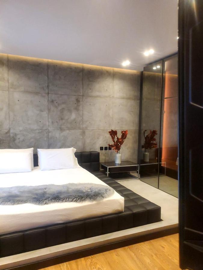 Remarkable Apartment Tirana Buitenkant foto