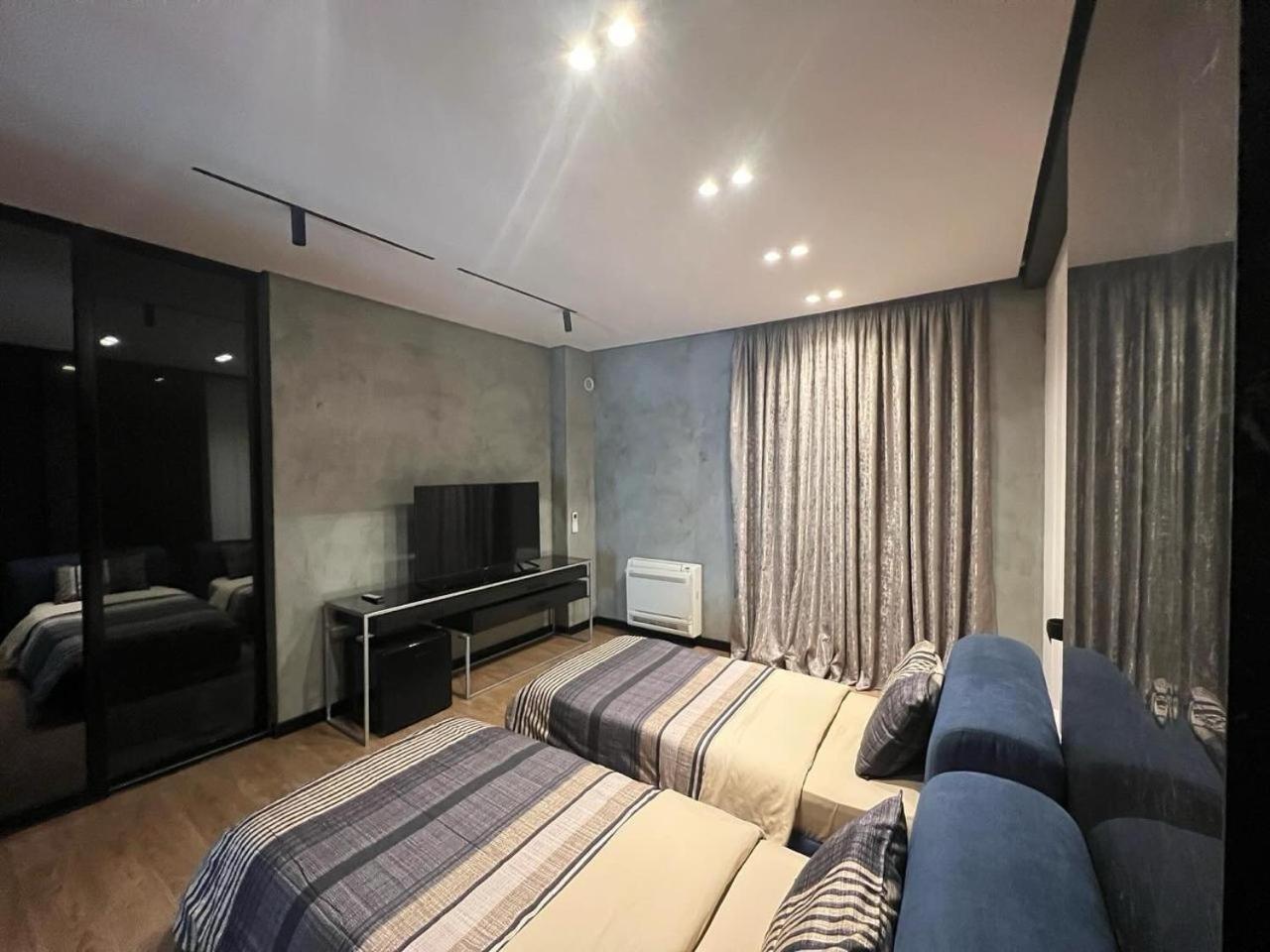 Remarkable Apartment Tirana Buitenkant foto