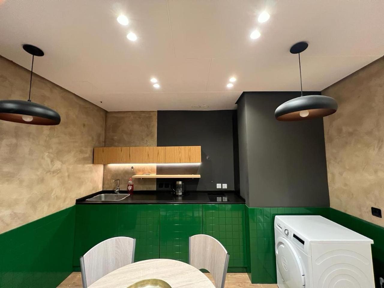 Remarkable Apartment Tirana Buitenkant foto